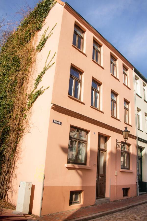 Ferienwohnung Am Alten Hafen Wismar Bagian luar foto